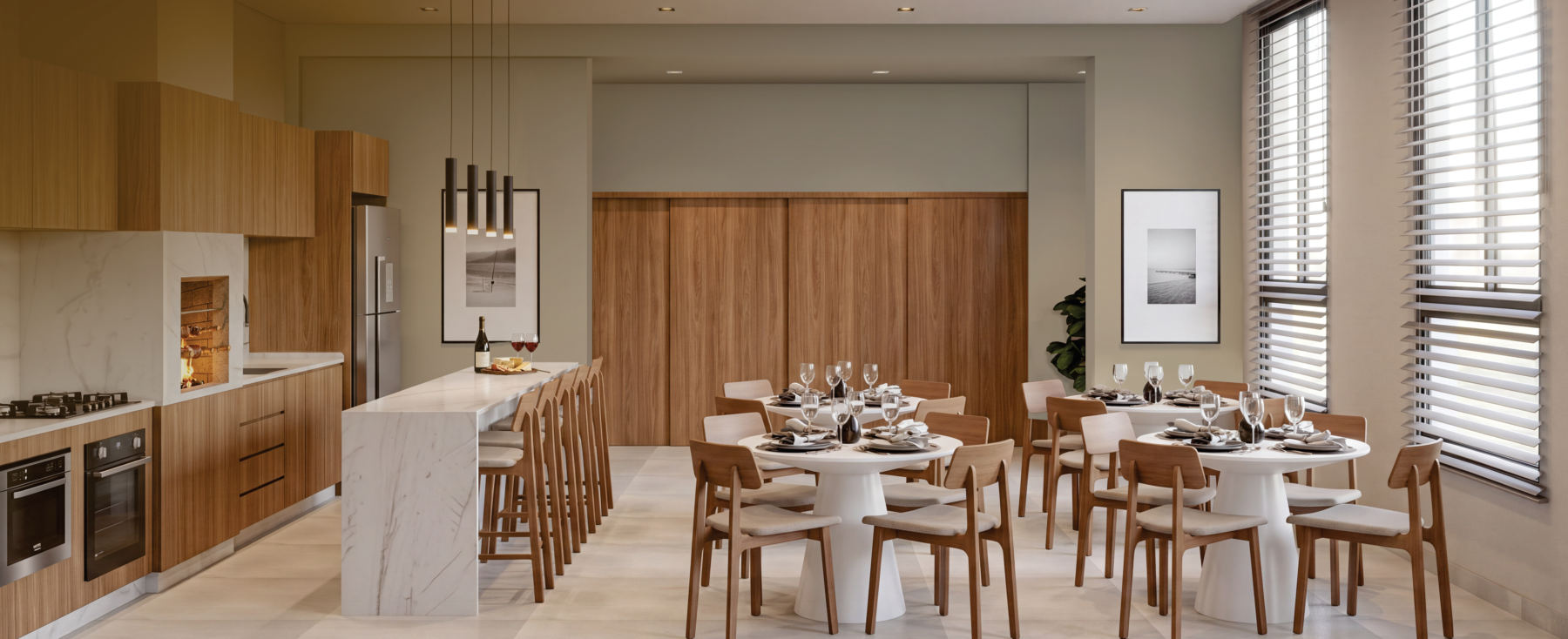 Salão de eventos com cozinha e mesas